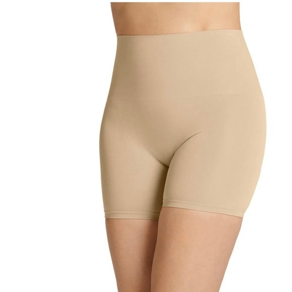 Women's Jockey Slimming Shorts Size Medium / Tan / NWT - Picture 2 of 4